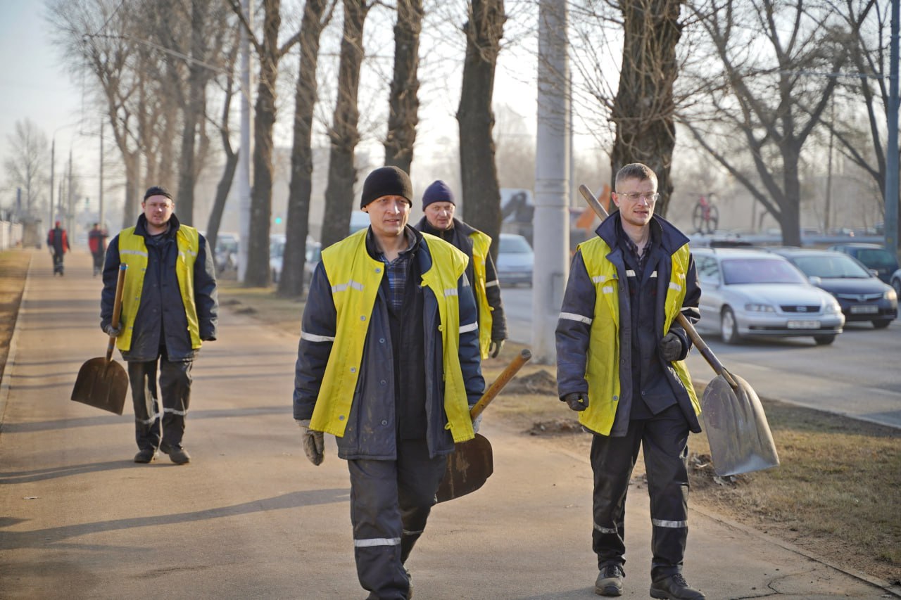 МТЗ присоединился к месячнику по санитарной очистке и благоустройству столицы